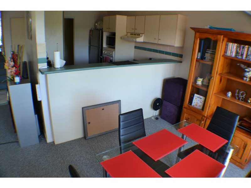 18/18 Discovery Drive, Helensvale QLD 4212