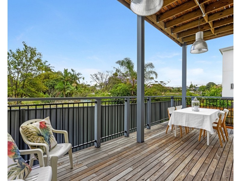 2/35 Minnie Street, Southport QLD 4215