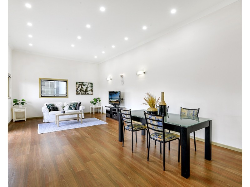 2/35 Minnie Street, Southport QLD 4215