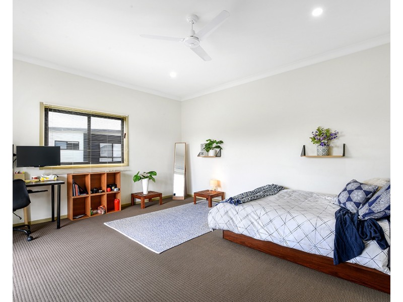 2/35 Minnie Street, Southport QLD 4215