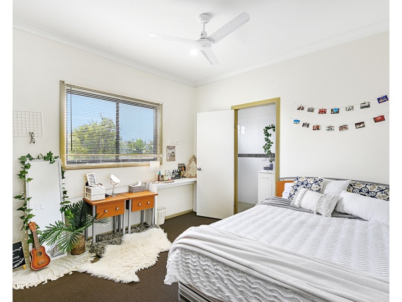 2/35 Minnie Street, Southport QLD 4215