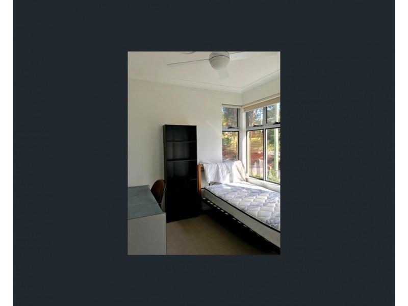 4/96 Dell Rd, St Lucia QLD 4067