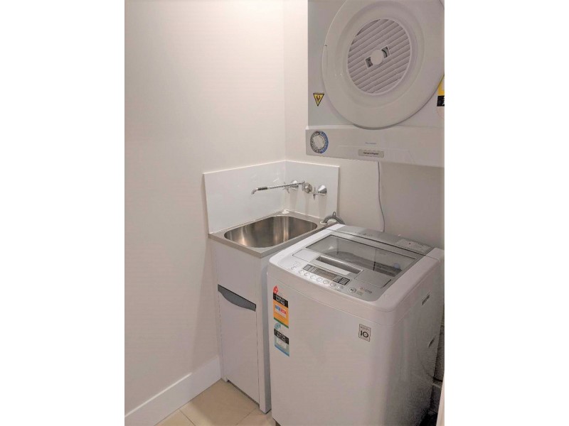 37D Harbour Road, Hamilton QLD 4007