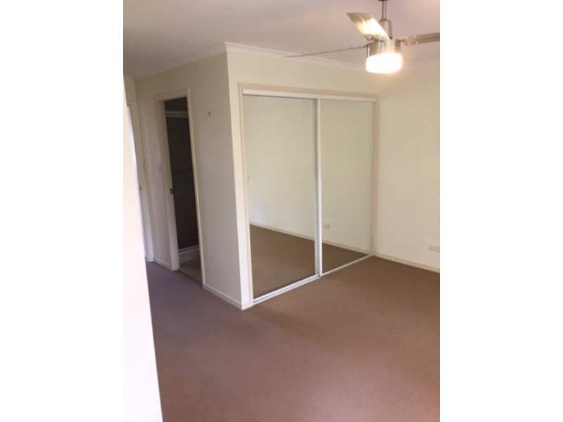 27/18 Tallebudgera Creek, West Burleigh QLD 4219