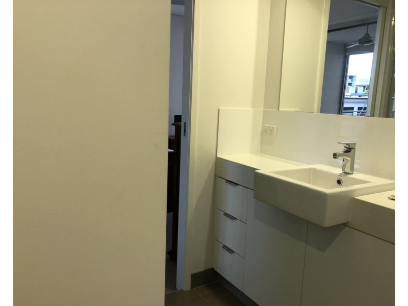 442/33 Lakefront Crescent, Varsity Lakes QLD 4227