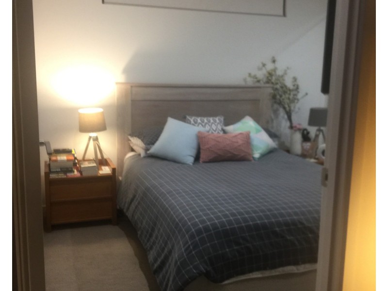 442/33 Lakefront Crescent, Varsity Lakes QLD 4227