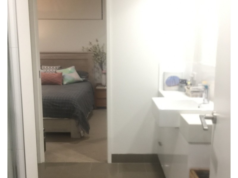 442/33 Lakefront Crescent, Varsity Lakes QLD 4227