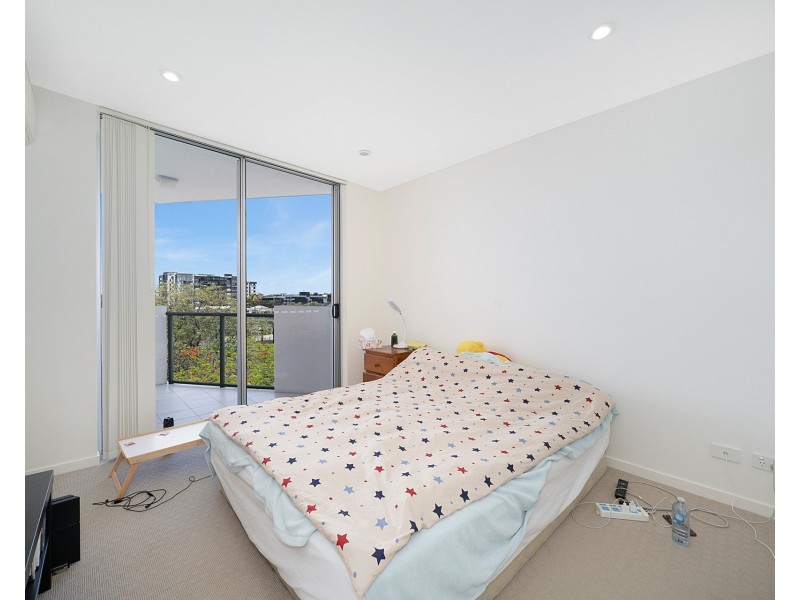 402/20 Playfield street, Chermside QLD 4032