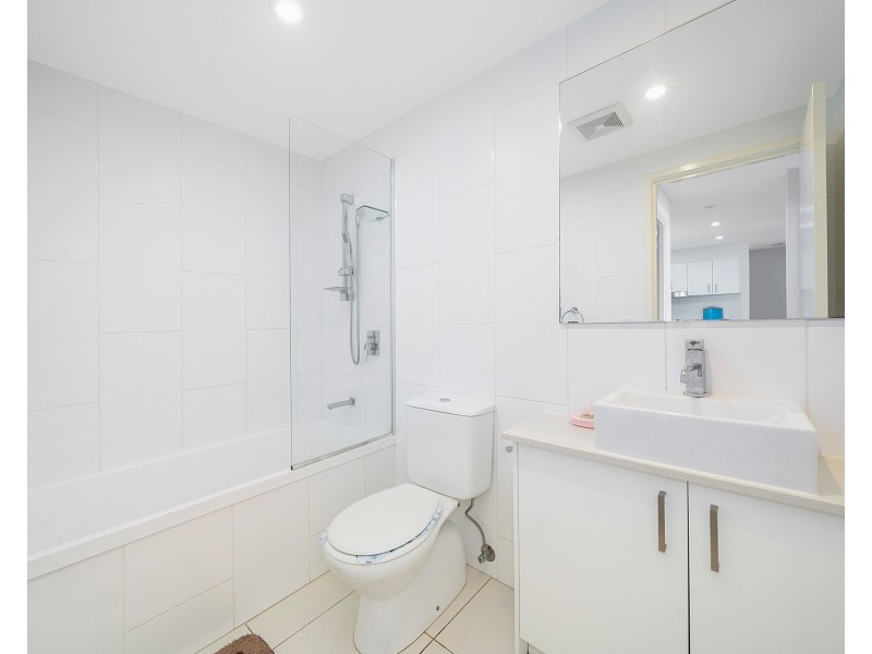 402/20 Playfield street, Chermside QLD 4032