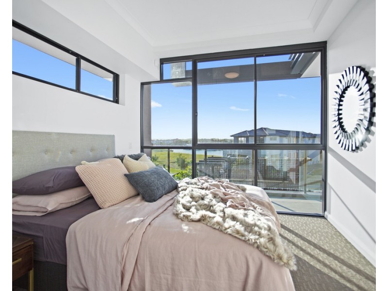 5236 Harbourview Drive, Hope Island QLD 4212