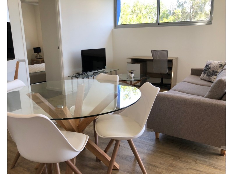 331/33 Lakefront Cres, Varsity Lakes QLD 4227