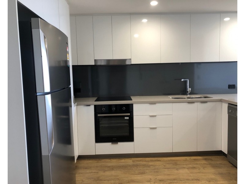 331/33 Lakefront Cres, Varsity Lakes QLD 4227