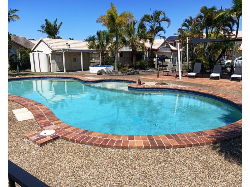 37/20 St Kevins Ave, Benowa QLD 4217