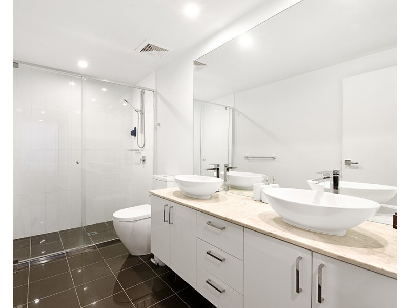 21204/5 Harbourside Court, Biggera Waters QLD 4216