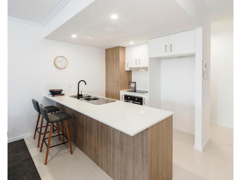 503/ 25 Walsh Street, Milton QLD 4064