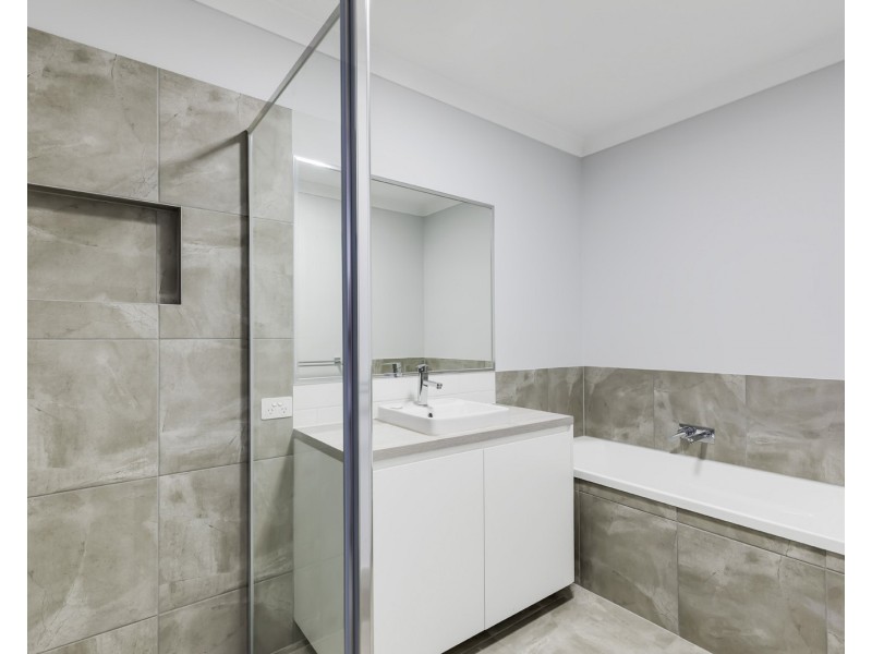 2/7 Bendall Way, Palmview QLD 4553