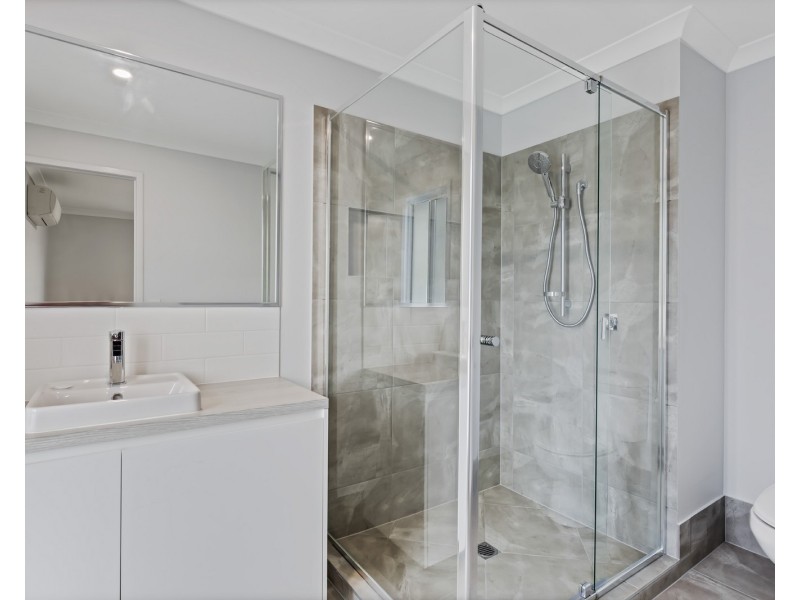 2/7 Bendall Way, Palmview QLD 4553