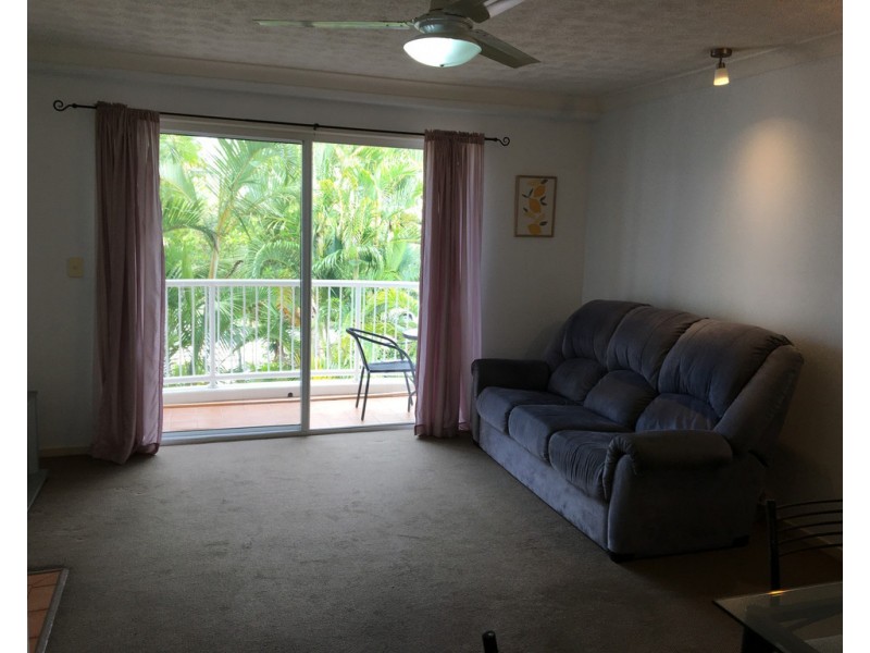 28/7-17 Purli St, Chevron Island QLD 4217