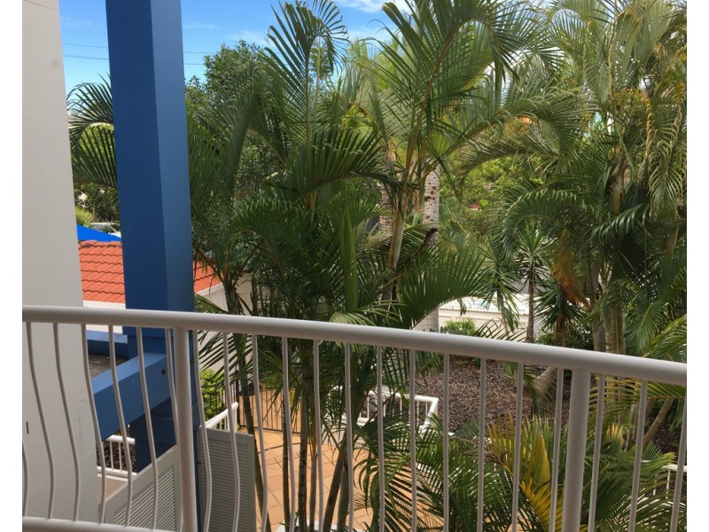 28/7-17 Purli St, Chevron Island QLD 4217