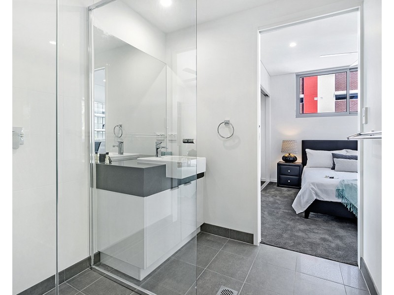 224/33 Lakefront Crescent, Varsity Lakes QLD 4227