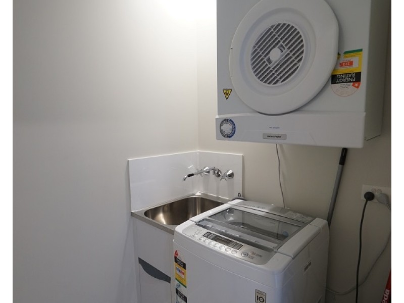 RENTED RENTED, Hamilton QLD 4007