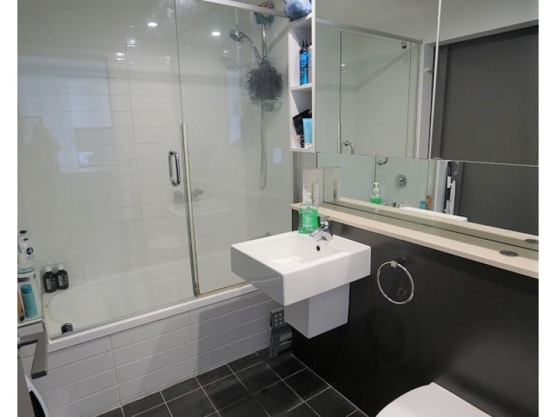 RENTED!!! RENTED!!!, Hamilton QLD 4007