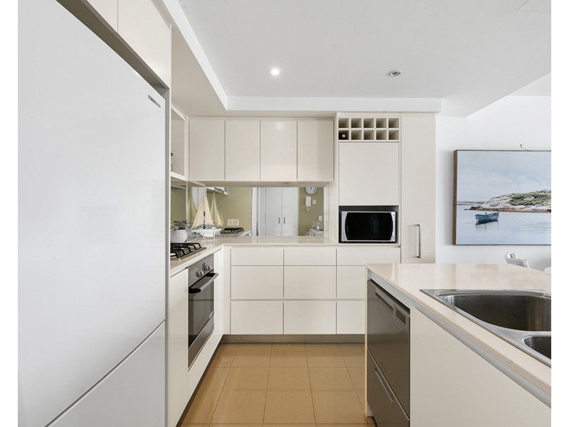 1305/438 Marine Parade, Biggera Waters QLD 4216