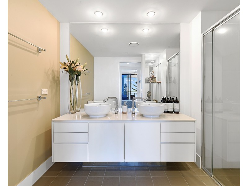 1305/438 Marine Parade, Biggera Waters QLD 4216