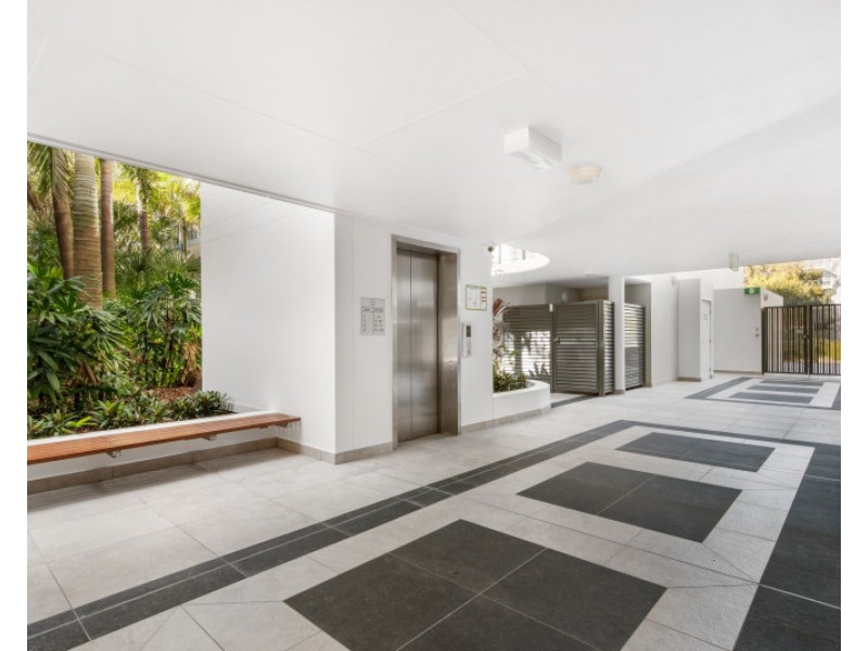 29/57 Grand Parade, Kawana Island QLD 4575