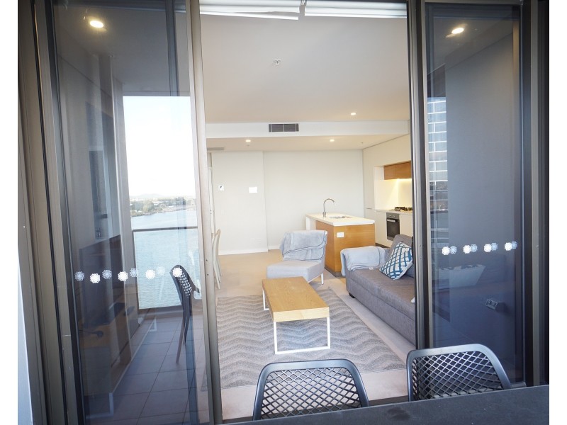 02/37D Harbour Road, Hamilton QLD 4007