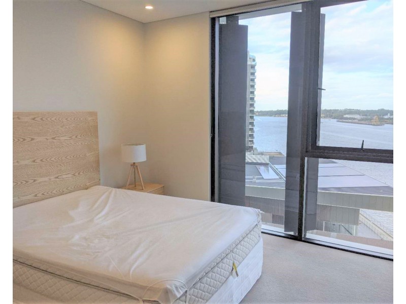 02/37D Harbour Road, Hamilton QLD 4007