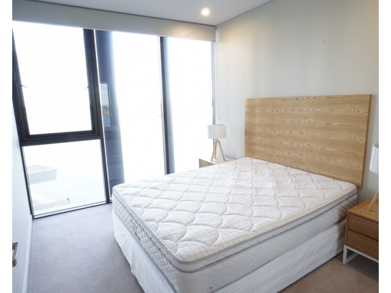 02/37D Harbour Road, Hamilton QLD 4007