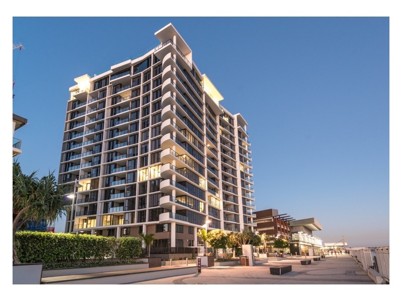 02/37D Harbour Road, Hamilton QLD 4007