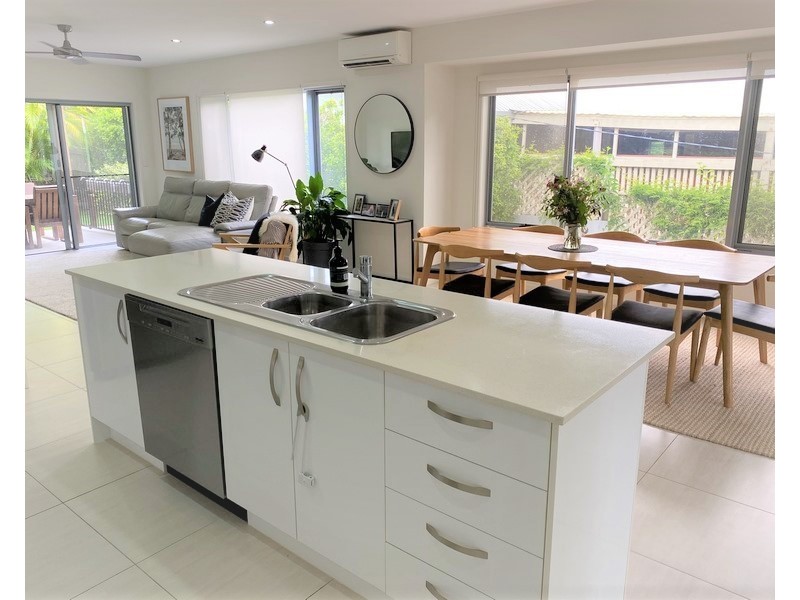 18 Berrima Row, Noosa Heads QLD 4567
