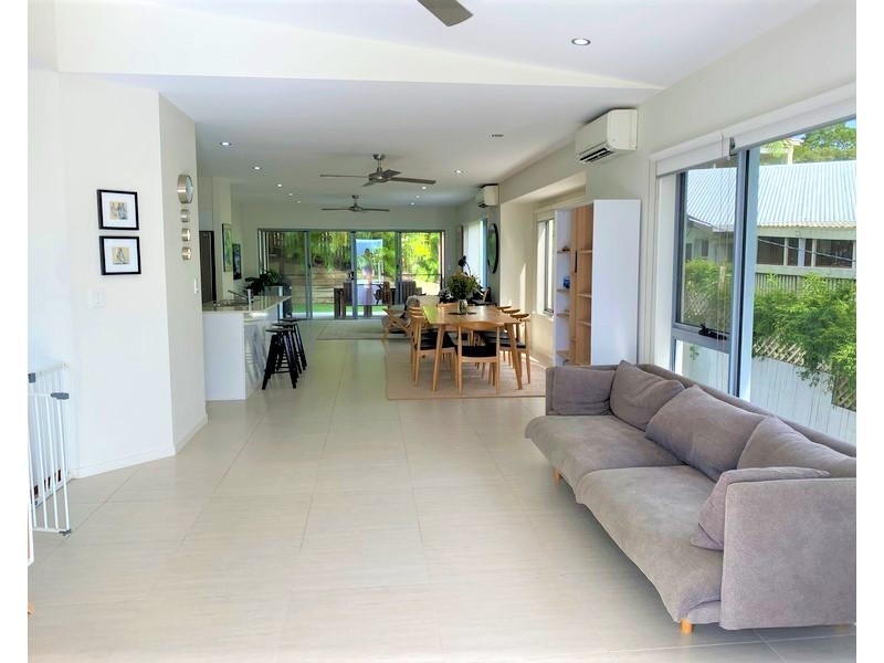 18 Berrima Row, Noosa Heads QLD 4567
