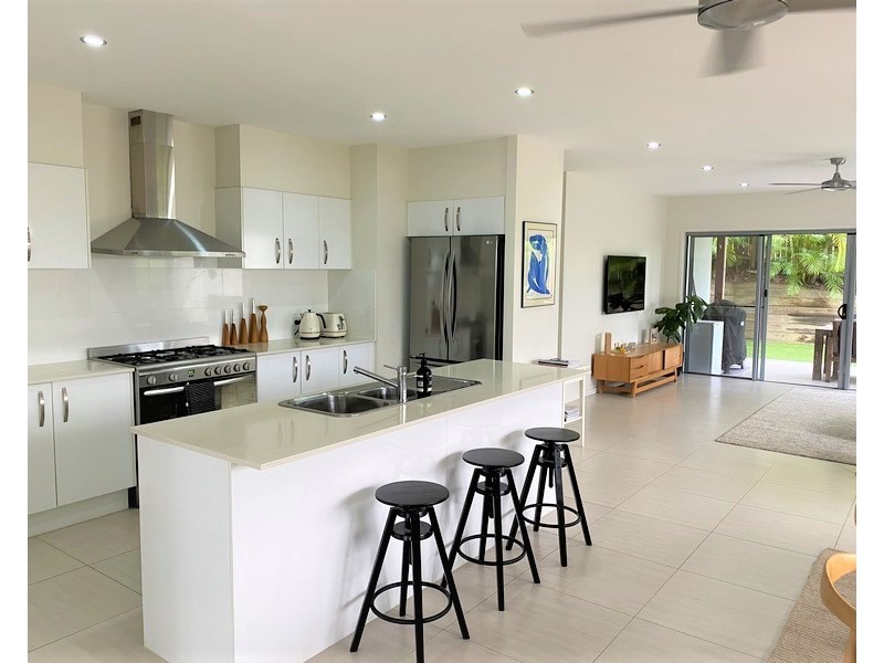 18 Berrima Row, Noosa Heads QLD 4567