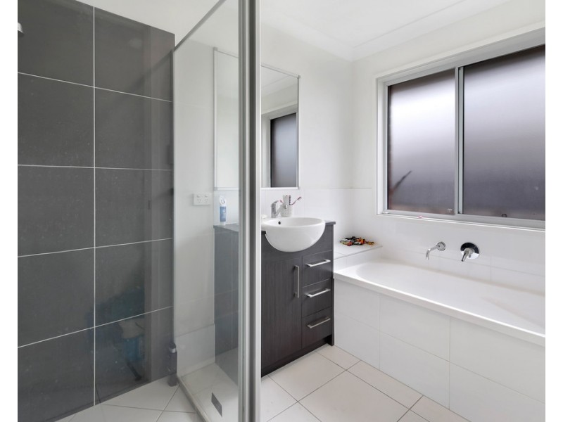 115 Dixon Drive, Pimpama QLD 4209