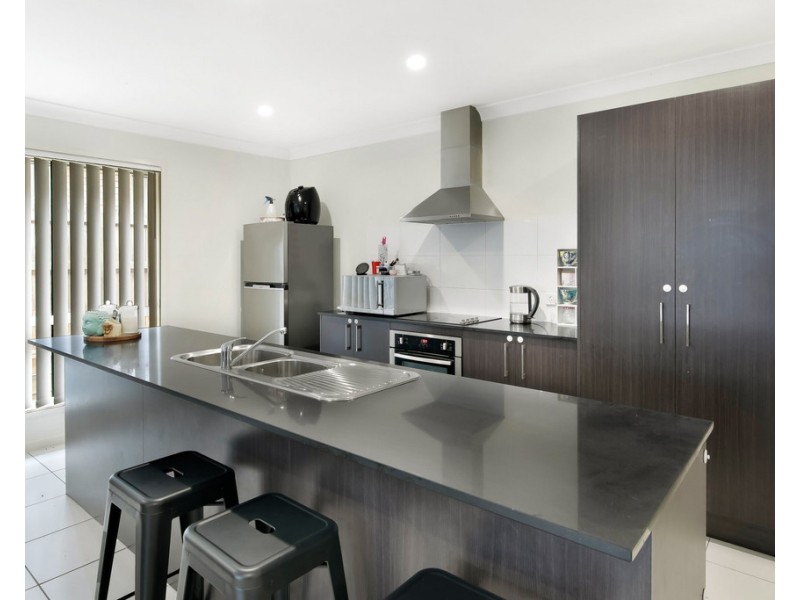 115 Dixon Drive, Pimpama QLD 4209