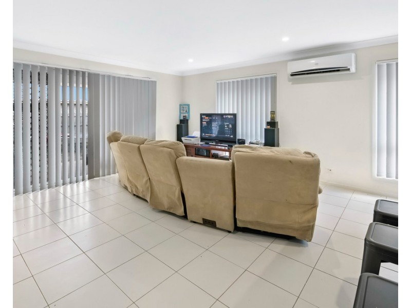 115 Dixon Drive, Pimpama QLD 4209