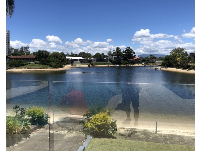 6 Alma Street, Broadbeach Waters QLD 4218