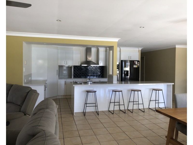 6 Alma Street, Broadbeach Waters QLD 4218