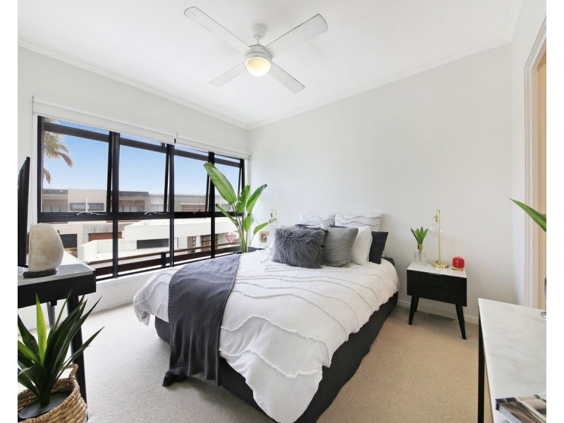 8/42 Stadium Drive, Robina QLD 4226
