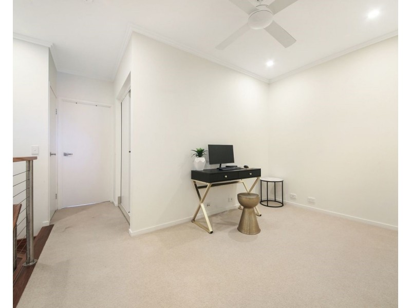 8/42 Stadium Drive, Robina QLD 4226