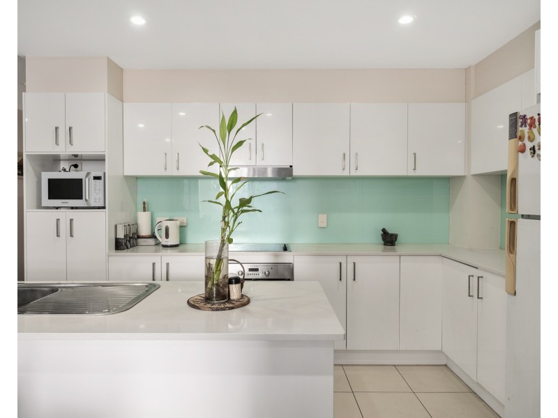204/20 Playfield st, Chermside QLD 4032
