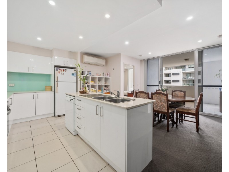204/20 Playfield st, Chermside QLD 4032