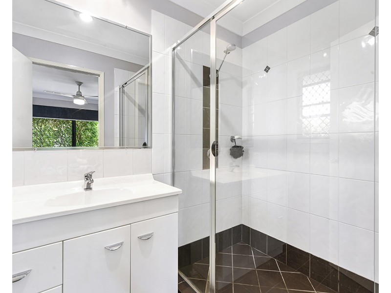 15/136 Pacific Pines Blvd, Pacific Pines QLD 4211