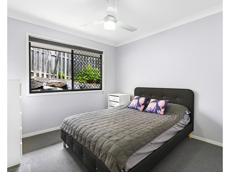 15/136 Pacific Pines Blvd, Pacific Pines QLD 4211