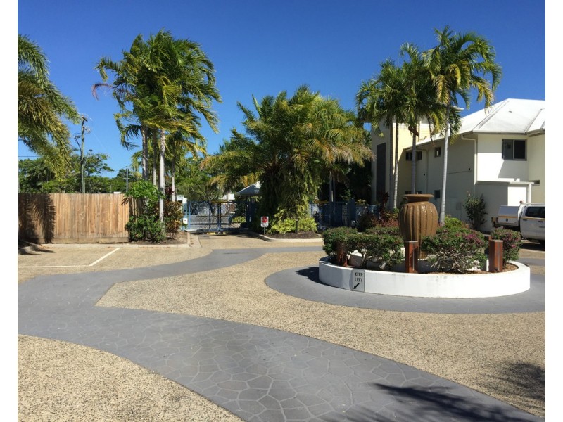114-118 Trinity Beach Rd, Trinity Beach QLD 4879