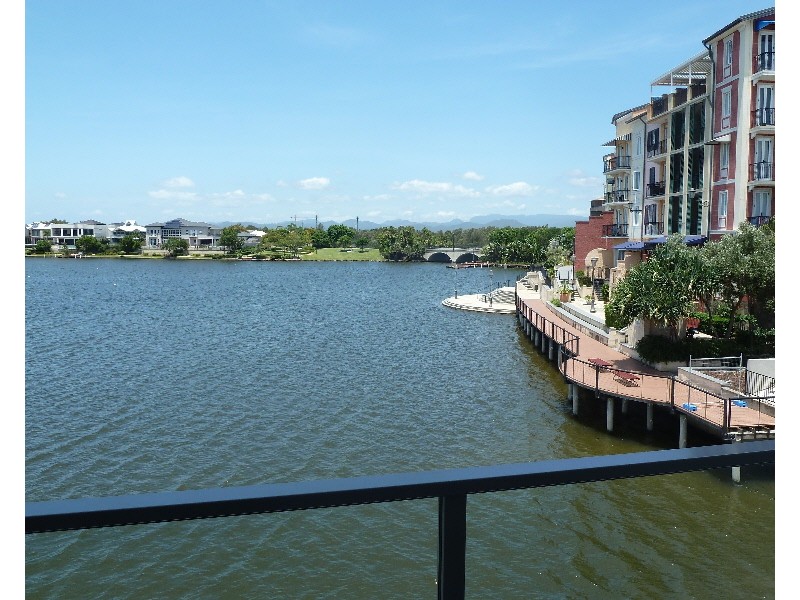 9/3028 The Boulevard, Carrara QLD 4211