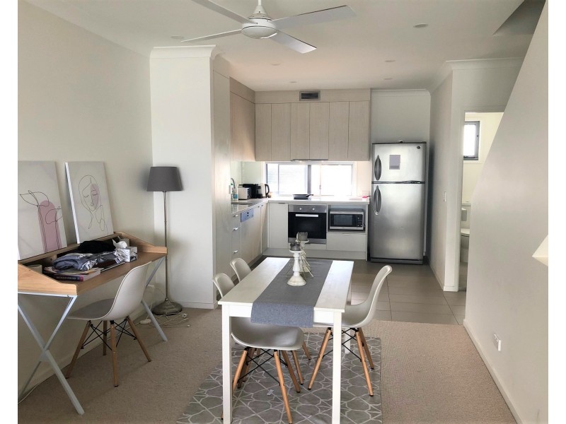9/3028 The Boulevard, Carrara QLD 4211